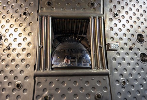 This convex mirror is designed to reflect the image of the antenna across the way acquired by the infrared thermography system. Monitoring the thermal parameters of the antennas is essential as overheating could severely damage them. Made in massive molybdenum, the mirrors are actively cooled, and polished to provide high optical quality.