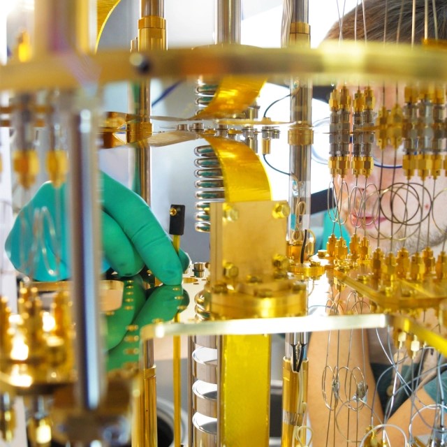 Detail of a quantum computer with some connections highlighted Credit: Delft Circuits