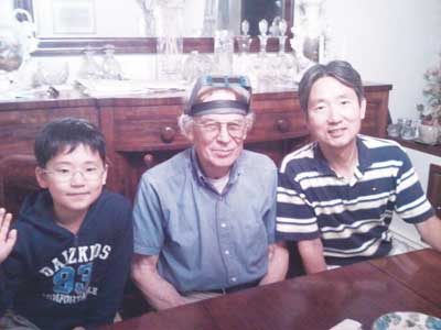 Prof. Sangkwon Jeong and his son Brian visit Prof. Smith in his home in 2010.