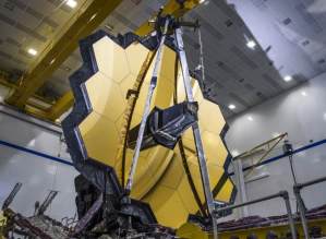 The JWST's mirror during pre-launch processing (Image: NASA)
